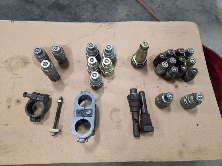 large-assortment-of-hydraulic-ends,-includes:-11-–-jd-ends,-5-–-old-int-to-jd,-3-–-old-ih-male,-1-–-image-1