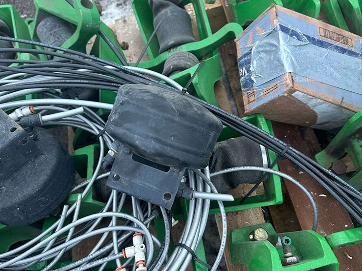 john-deere-7300-image-4