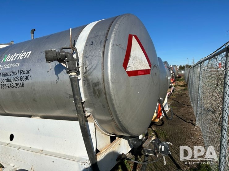 liquid-nurse-trailer-(cp1350,-tank-2001)-image-4