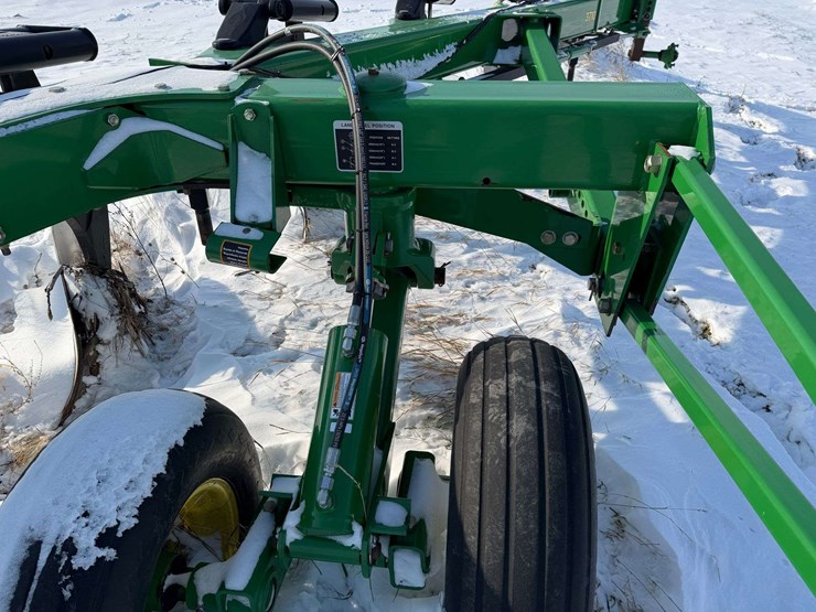 john-deere-3710-image-21