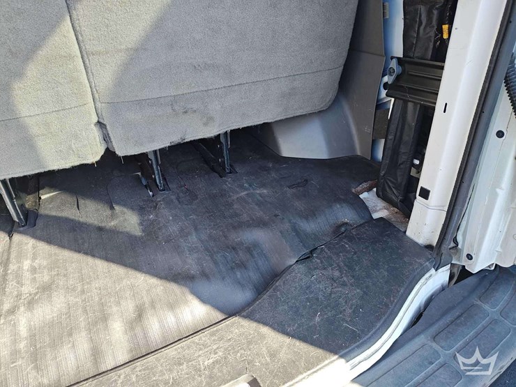 2015-chevrolet-express-2500-image-39