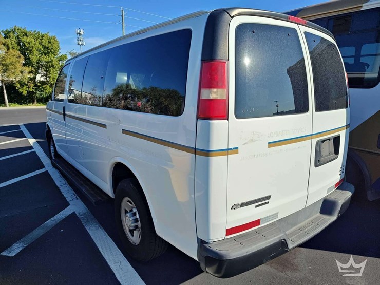 2015-chevrolet-express-2500-image-4