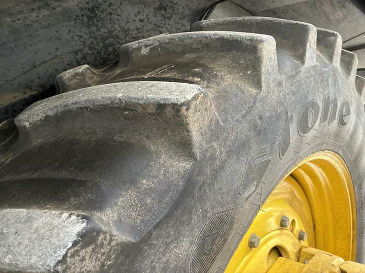 john-deere-8335r-image-66