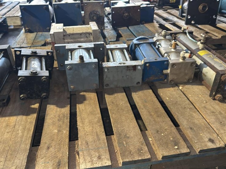 #162-•-cylinders-image-3