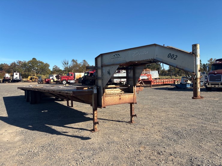 2007-delta-gooseneck-trailer-image-3