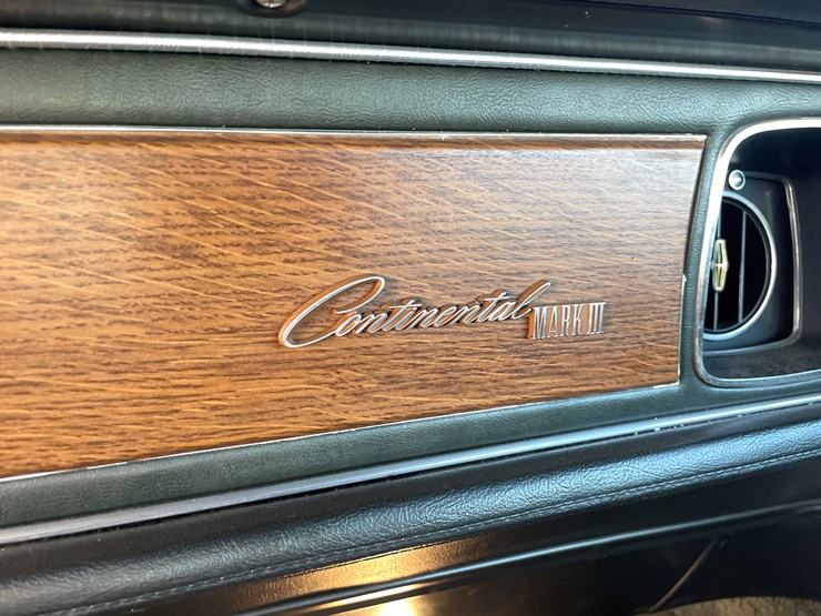 #1202-•-1969-lincoln-mark-3-continental-**must-be-trailered**(has-mn-title)-image-28