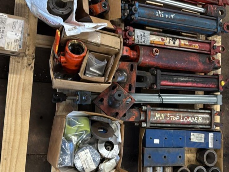 #196-•-skid-of-cylinders*-image-1