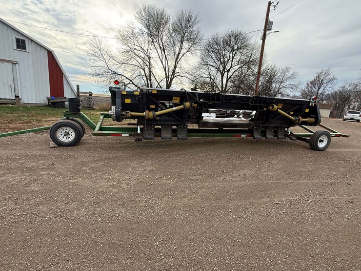 2004-geringhoff-12-row-20”-roto-disc-chopping-head,-comes-with-a-mauer-header-trailer,-stationary,-r-image-8