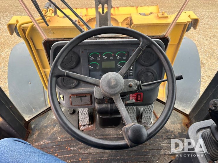 2007-deere-444j-image-65