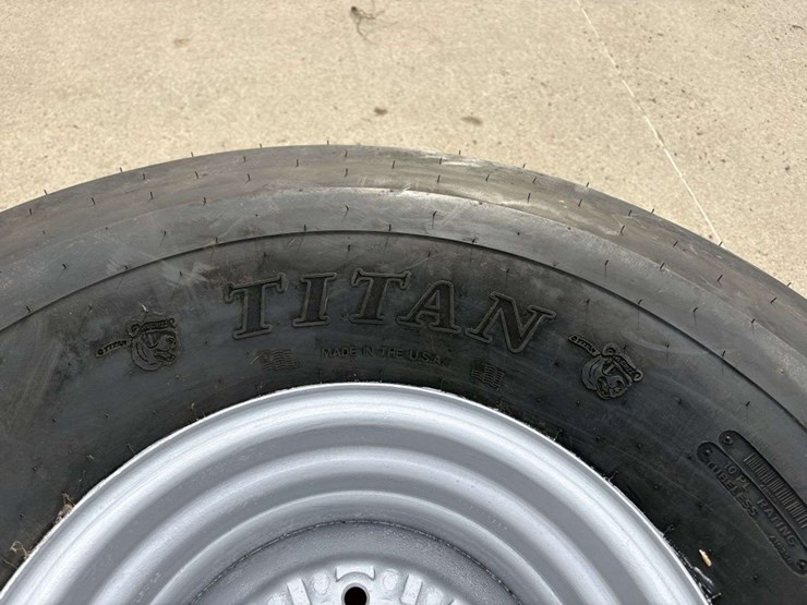 titan-16.5l-16.1sl-new-10-ply-tire-on-silver-8-bolt-ag-rim-image-3
