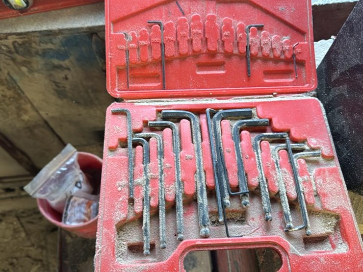 #139-•-tool-box*-image-11