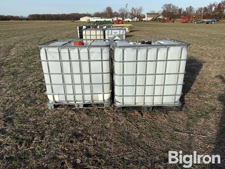 poly-265-gal-containers-image-4