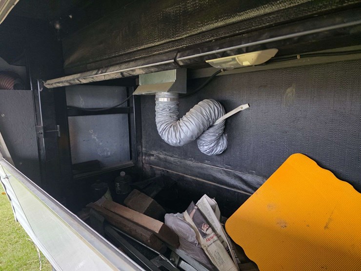 2004-prowler-fleetwood-5th-wheel-rv,-model-255-bhs,-12’-slide-out,-newer-19’-awning,-1-queen-front-b-image-16