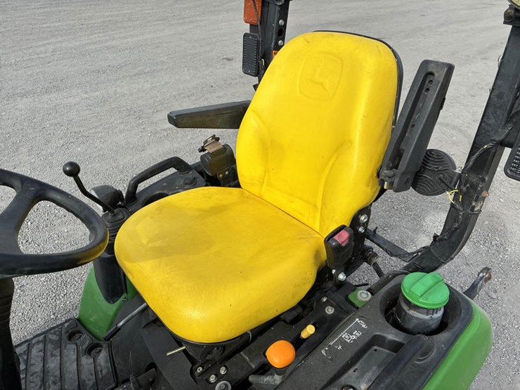 john-deere-1025r-image-42
