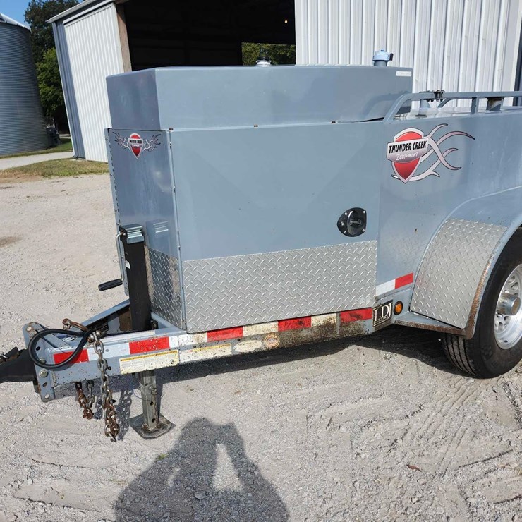 Thundercreek ADT 500 tandem fuel trailer