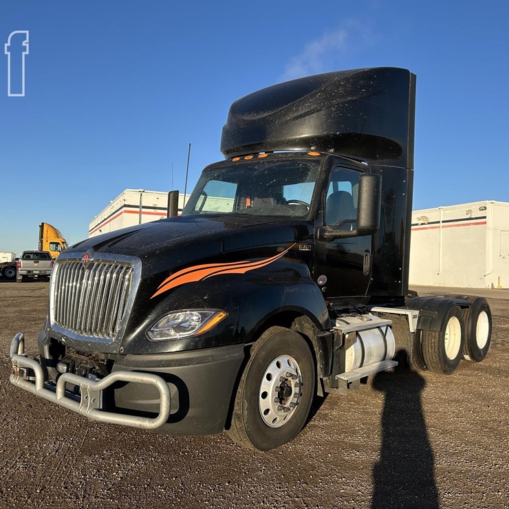 2020 INTERNATIONAL LT