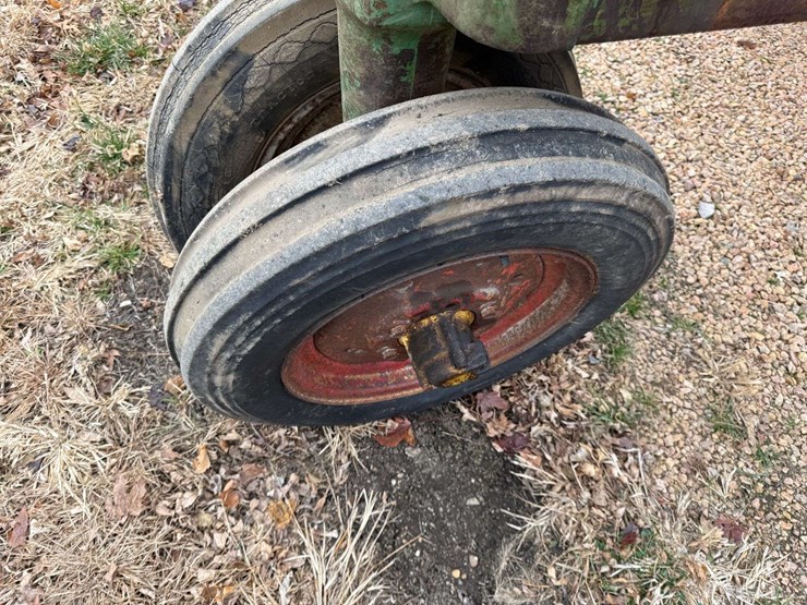 john-deere-model-b-image-11