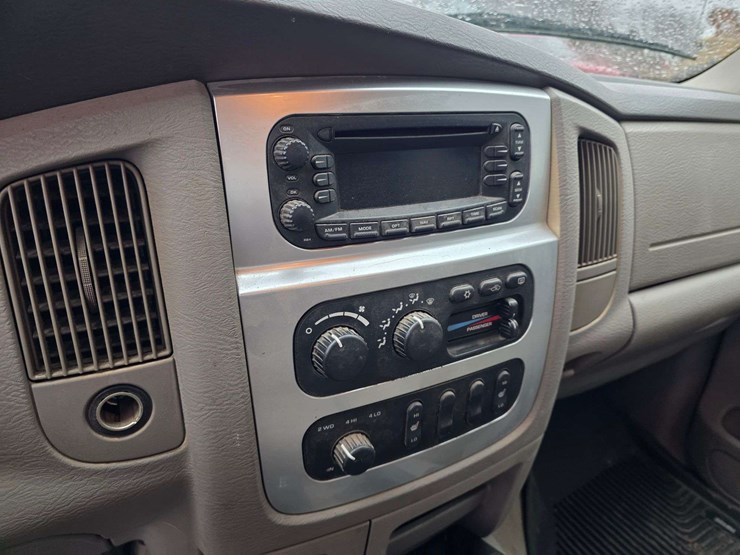 2005-dodge-ram-3500-image-35