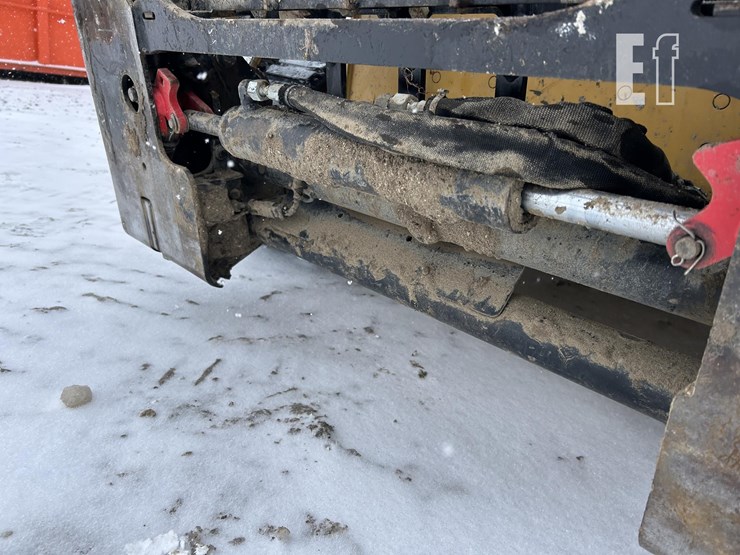 2019-caterpillar-259d-image-39