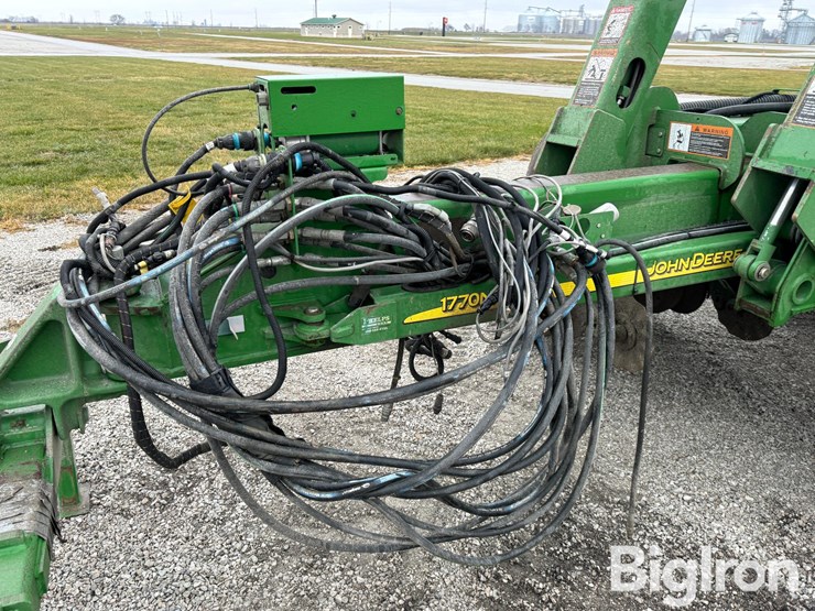 2012-john-deere-1770nt-ccs-image-10