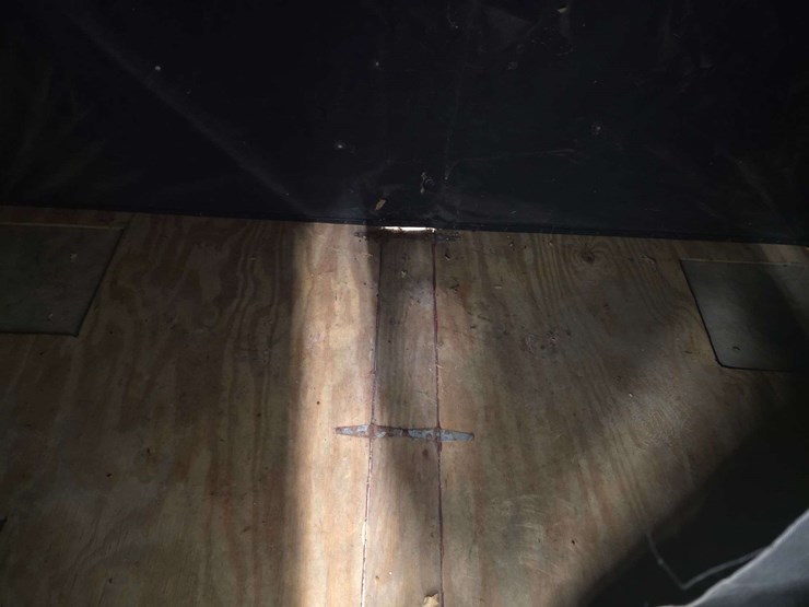 mankato's-quick-fish-house,-4-hole,-folds-out-to-4'-x-8',-extra-back-wall-wind-brace-image-6