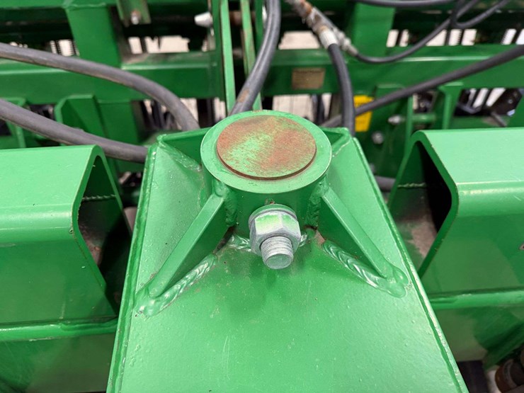 great-plains-20’-grain-drill,-10”-spacing,-3pt-converted-into-a-pull-type,-has-markers,-front-coulte-image-23