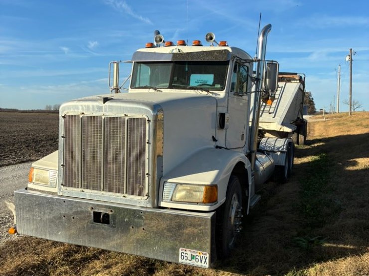 1990-peterbilt-377-image-2