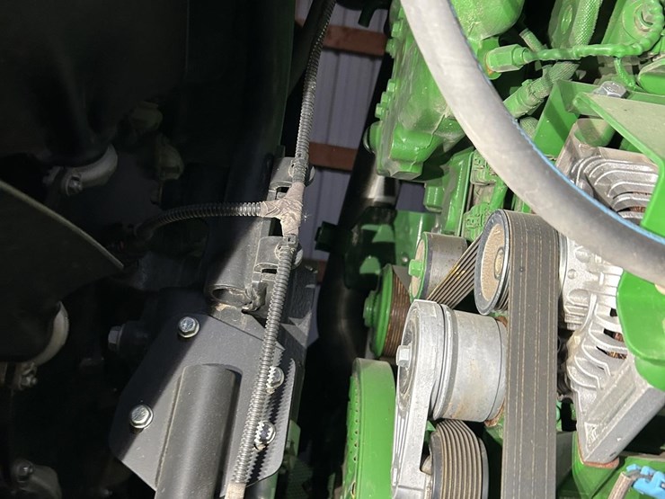 2022-john-deere-9r-590-image-33