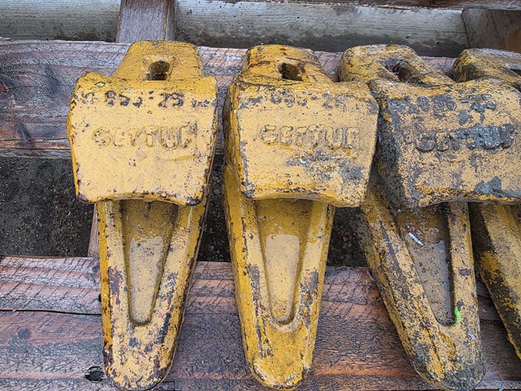 (5)-weld-on-ripper-points-for-excavator-bucket,-buying-all-for-one-money-image-3