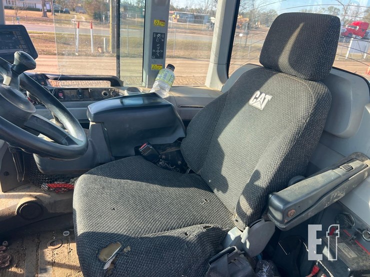 caterpillar-930m-image-27