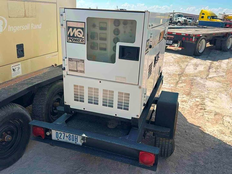 2010-multiquip-25kw-generator-image-4