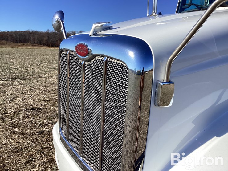 2014-peterbilt-384-image-13