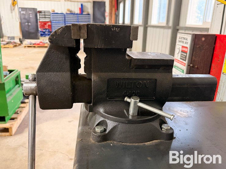 heavy-duty-12'-shop-welding-table-w/-vise-image-11