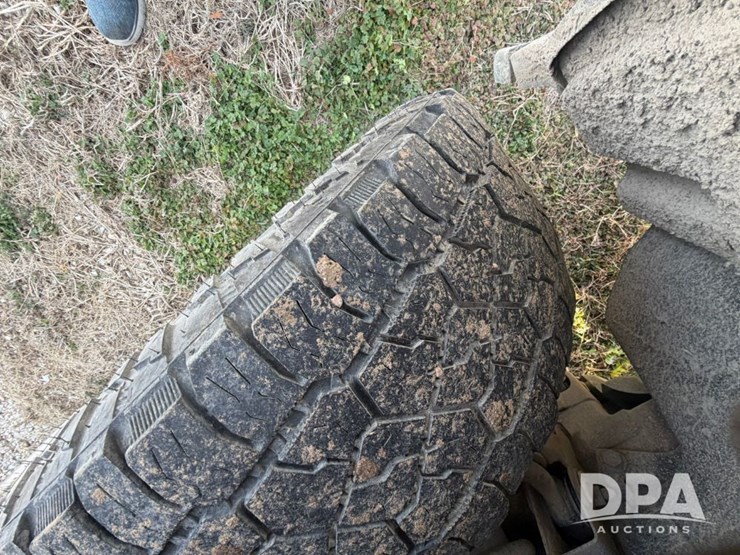 2017-chevrolet-1500-image-14