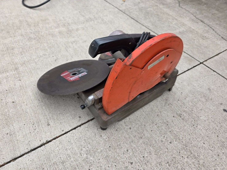 makita-model-2414-–-35mm-portable-chop-cut-off-saw,-comes-with-misc-blades-image-2