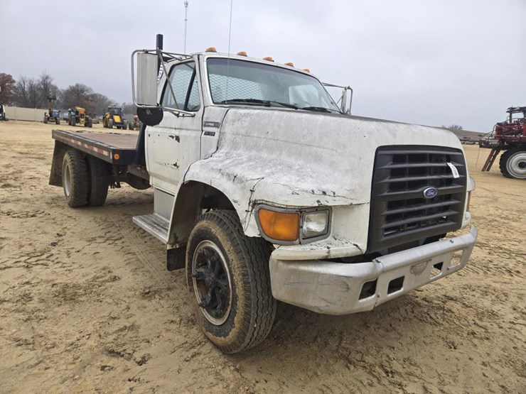 1996-ford-f700-image-3