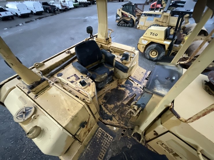 caterpillar-d6n-image-7