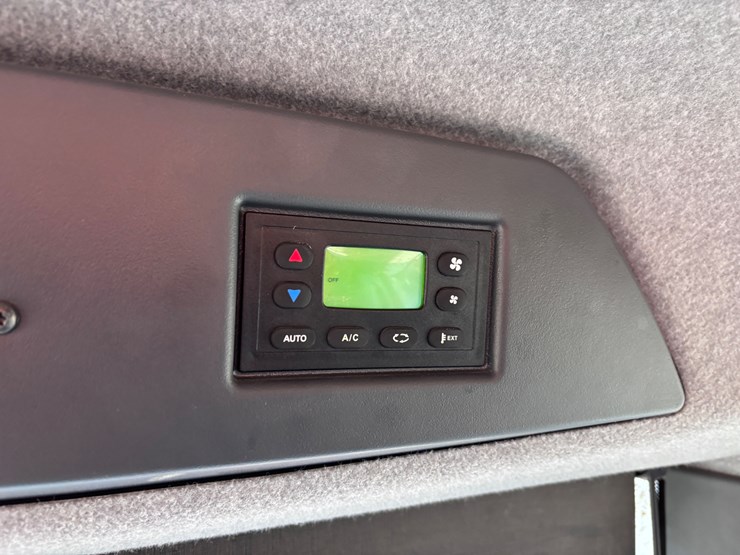 2023-doosan-da30-image-30