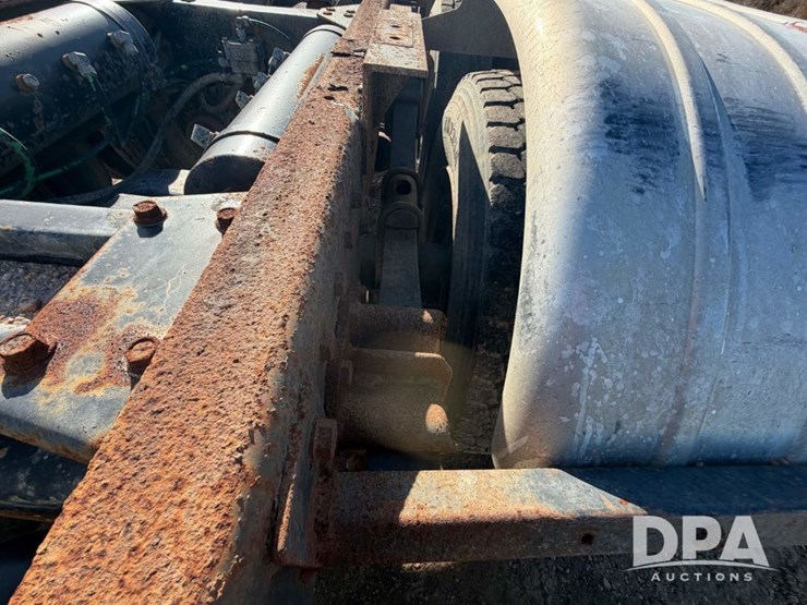 1997-volvo-f16-image-35