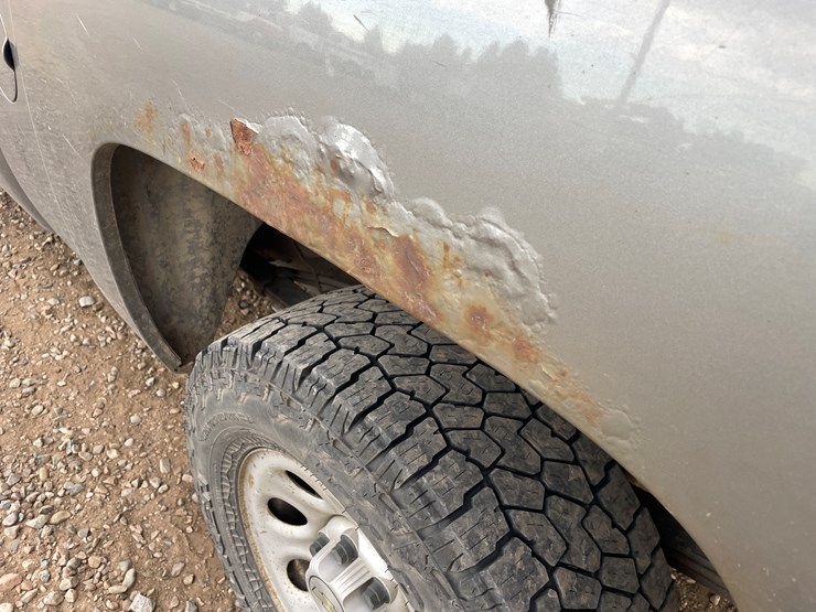 #1125-•-2013-chevrolet-silverado-pickup-truck-(has-mn-title)-image-9