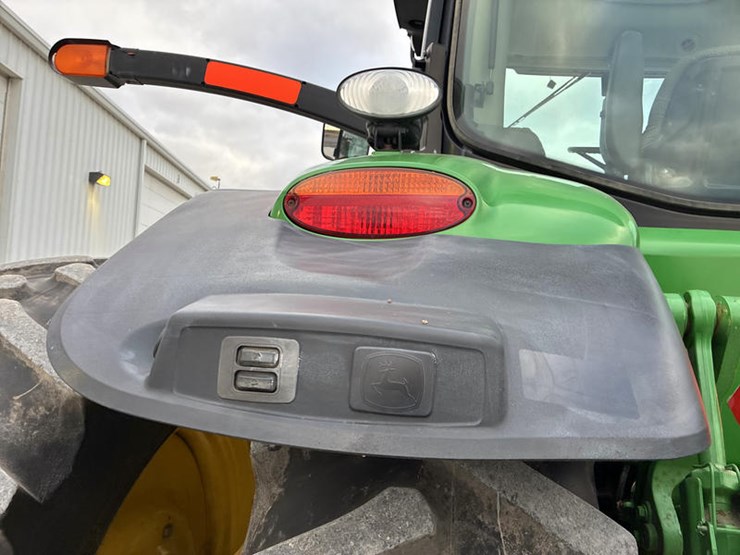 john-deere-8335r-image-28