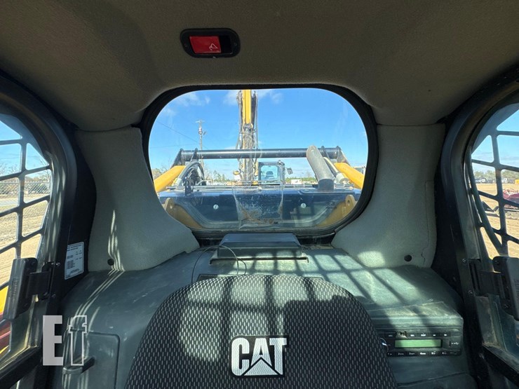 2022-caterpillar-299d3-image-32