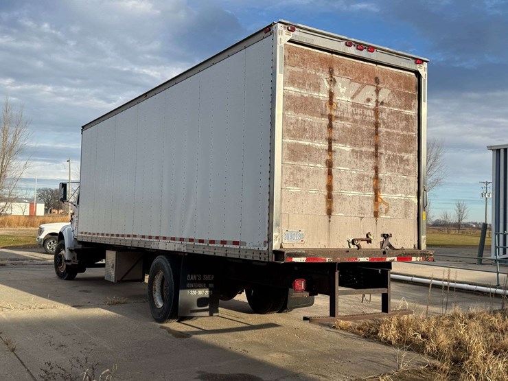 1992-international-805-box-truck,-shows-54,622-miles,-9-speed-transmission,-11r22.5-tires,-26.5’-box-image-12