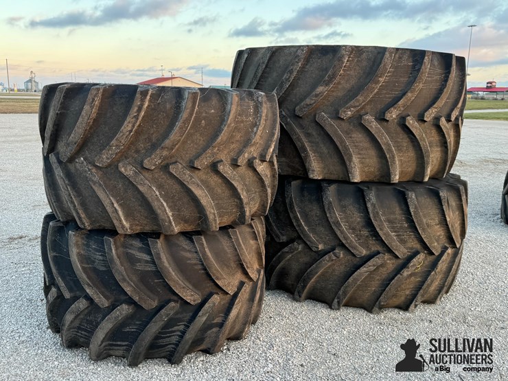 lsw-tires-&-rims-for-jd-8r-tractor-image-2