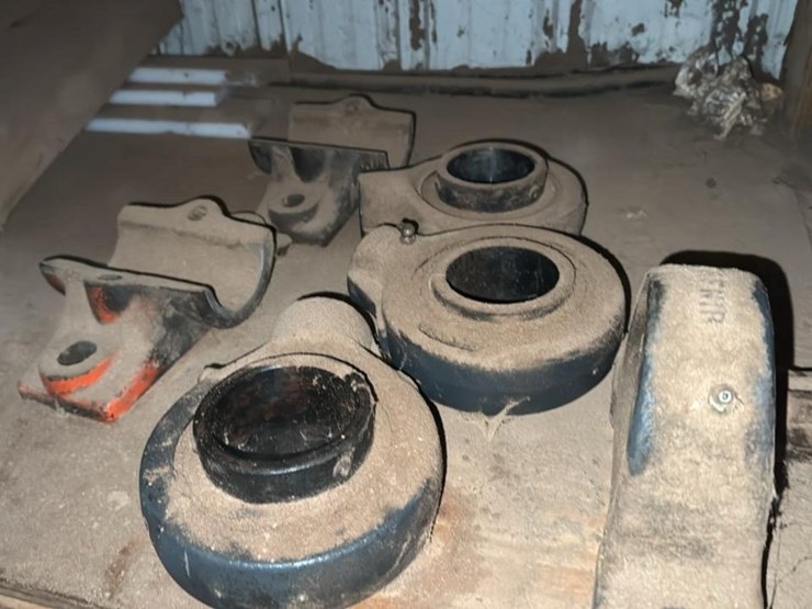 #136-•-bolt-bin-and-contents-of-room-image-30