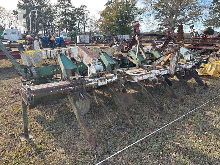 john-deere-7100-image-1