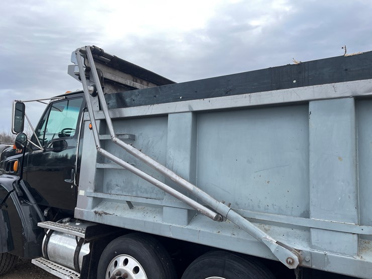 #1126-•-1999-sterling-dump-truck-(has-mn-title)-image-32