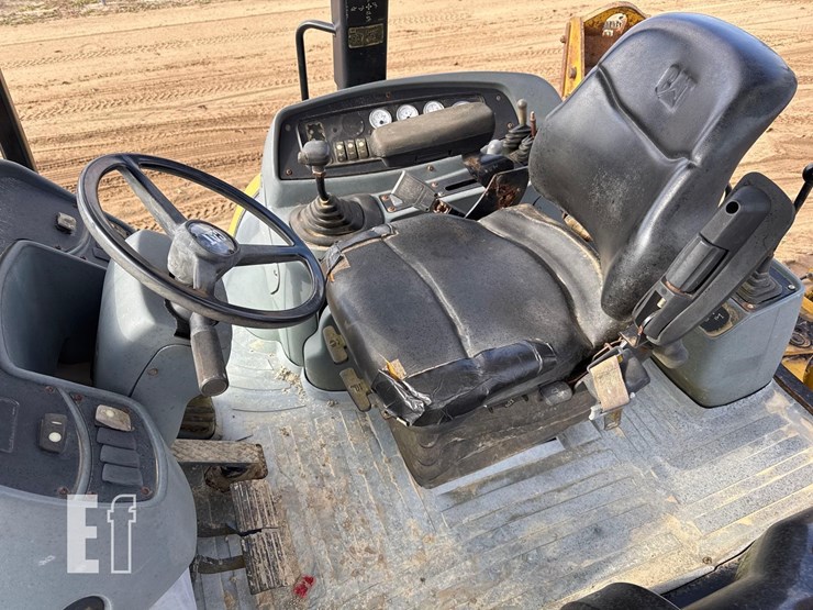 2004-caterpillar-416d-image-27