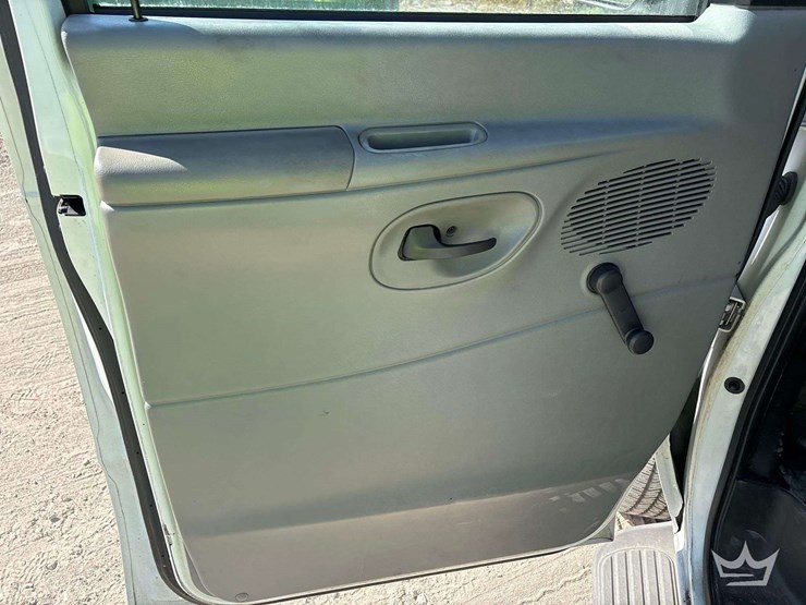 2007-ford-e350-image-12