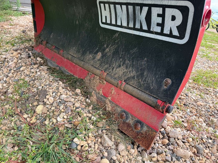 2018-hiniker-poly-snowplow-with-mounts-for-a-99-01-3/4-ton-chevrolet,-has-controller-image-11